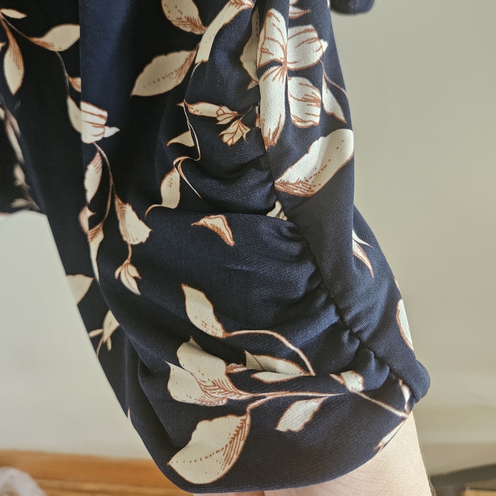 Torrid Black & Tan Floral Blouse - Picture 4 of 8